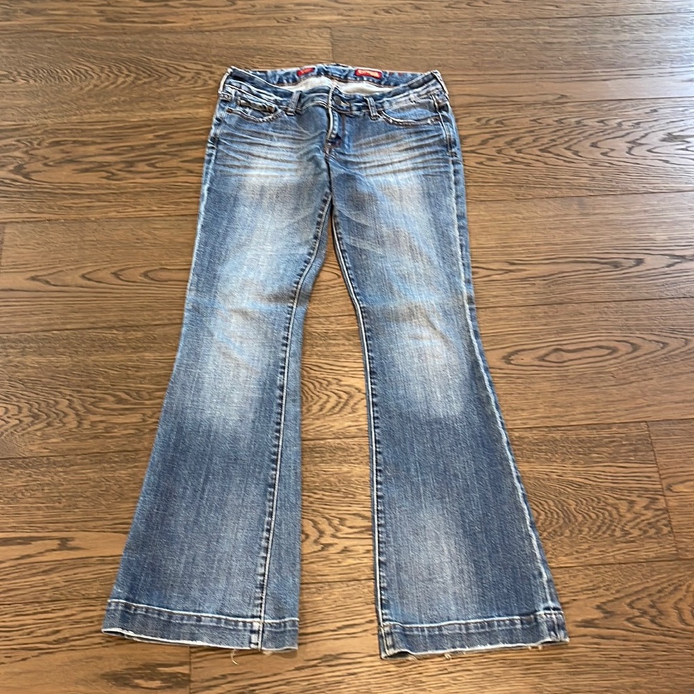 EXPRESS FIT & FLARE JEANS